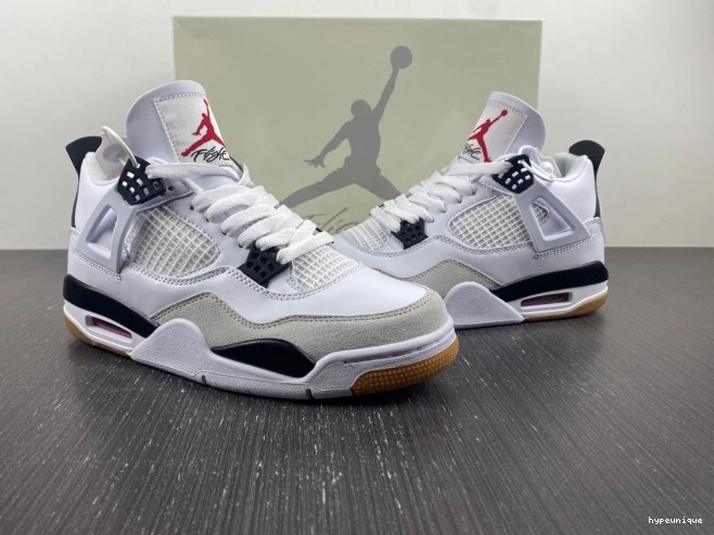 HYPE Jordan 4 DR5415-100 SB Retro 0820